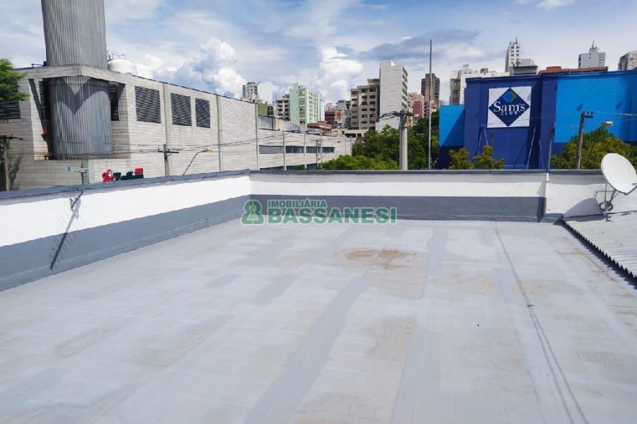 Predio com 344m², 4 dormitórios, no bairro Centro em Caxias do Sul para Comprar