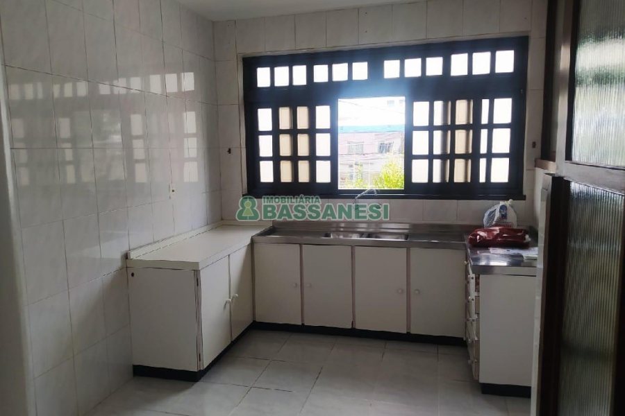 Predio com 344m², 4 dormitórios, no bairro Centro em Caxias do Sul para Comprar