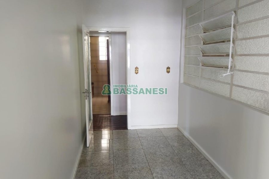 Predio com 344m², 4 dormitórios, no bairro Centro em Caxias do Sul para Comprar