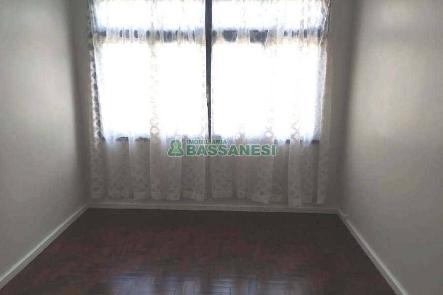 Predio com 344m², 4 dormitórios, no bairro Centro em Caxias do Sul para Comprar