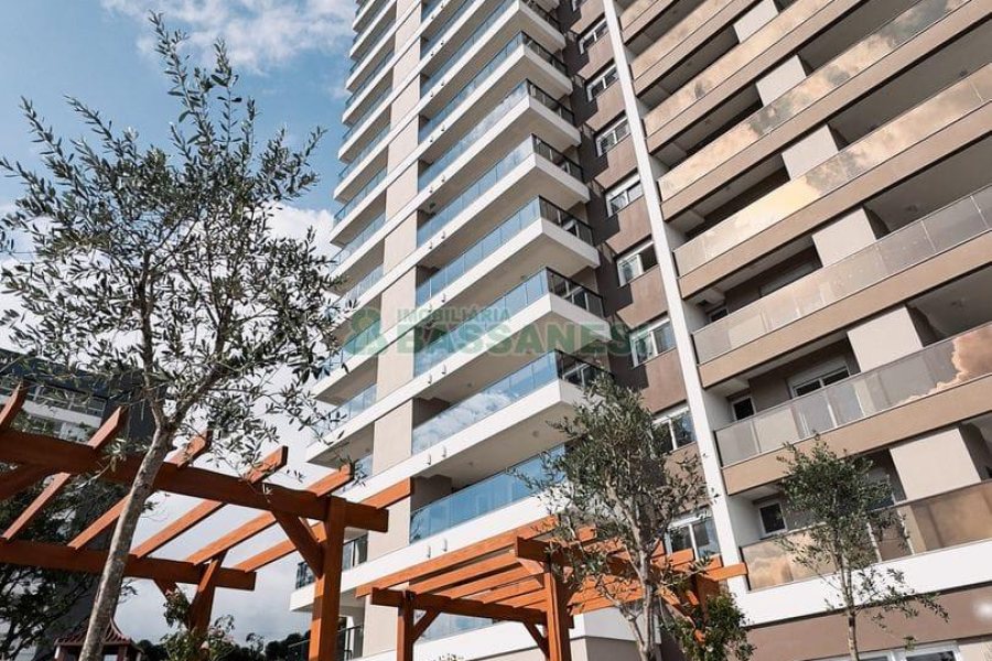 Apartamento com 110m², 3 dormitórios, 2 vagas, no bairro Petrópolis em Caxias do Sul para Comprar