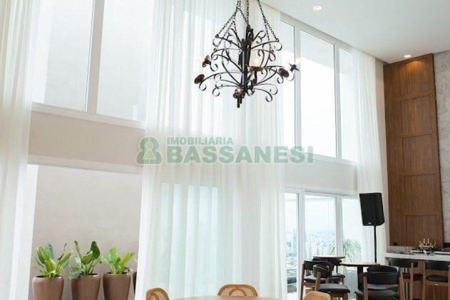 Apartamento com 110m², 3 dormitórios, 2 vagas, no bairro Petrópolis em Caxias do Sul para Comprar