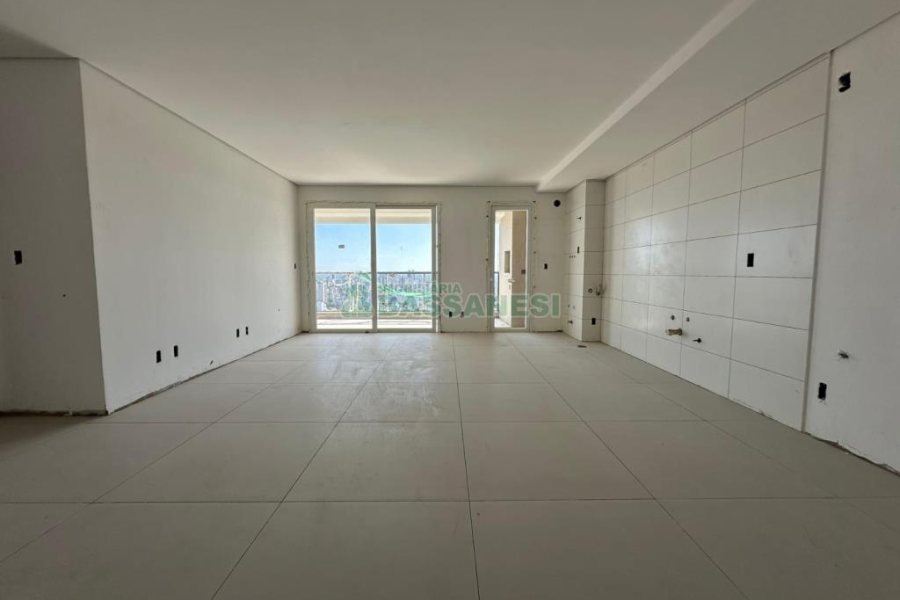 Apartamento com 110m², 3 dormitórios, 2 vagas, no bairro Petrópolis em Caxias do Sul para Comprar