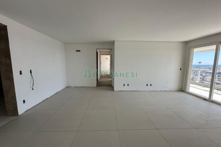 Apartamento com 110m², 3 dormitórios, 2 vagas, no bairro Petrópolis em Caxias do Sul para Comprar