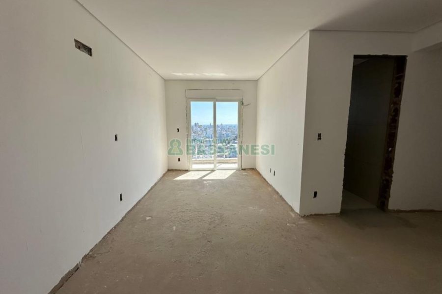 Apartamento com 110m², 3 dormitórios, 2 vagas, no bairro Petrópolis em Caxias do Sul para Comprar