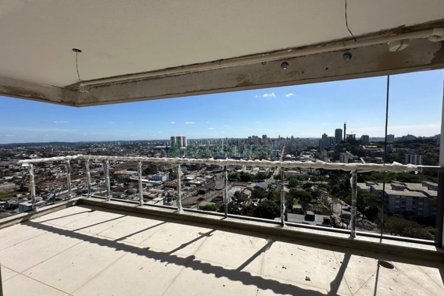 Apartamento com 110m², 3 dormitórios, 2 vagas, no bairro Petrópolis em Caxias do Sul para Comprar