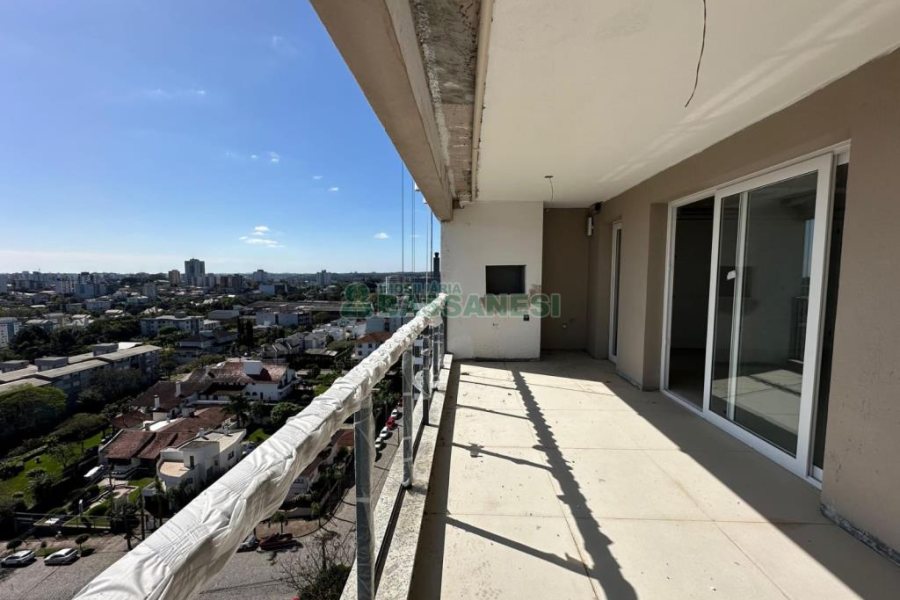 Apartamento com 110m², 3 dormitórios, 2 vagas, no bairro Petrópolis em Caxias do Sul para Comprar