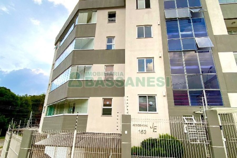 Apartamento com 116m², 3 dormitórios, 1 vaga, no bairro Charqueadas em Caxias do Sul para Comprar