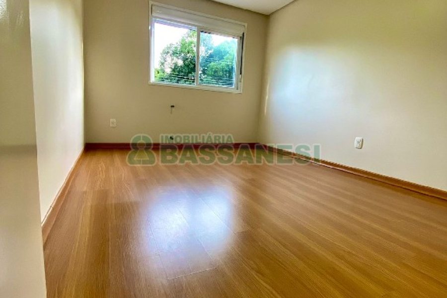 Apartamento com 116m², 3 dormitórios, 1 vaga, no bairro Charqueadas em Caxias do Sul para Comprar