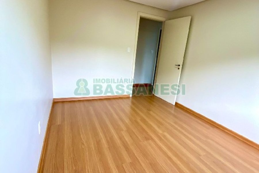 Apartamento com 116m², 3 dormitórios, 1 vaga, no bairro Charqueadas em Caxias do Sul para Comprar