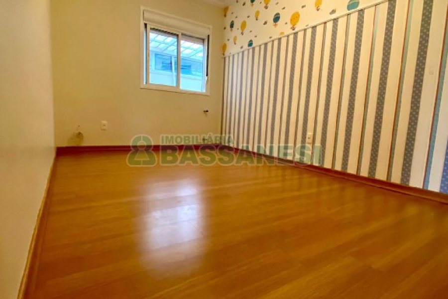 Apartamento com 116m², 3 dormitórios, 1 vaga, no bairro Charqueadas em Caxias do Sul para Comprar