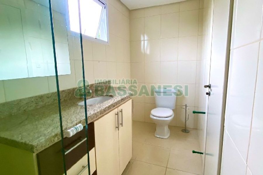 Apartamento com 116m², 3 dormitórios, 1 vaga, no bairro Charqueadas em Caxias do Sul para Comprar