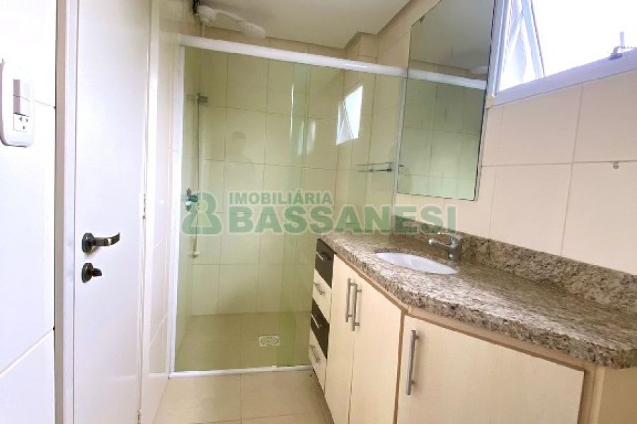 Apartamento com 116m², 3 dormitórios, 1 vaga, no bairro Charqueadas em Caxias do Sul para Comprar