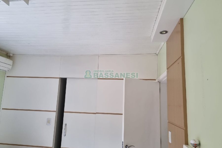 Casa com 180m², 3 dormitórios, 2 vagas, no bairro Desvio Rizzo em Caxias do Sul para Comprar