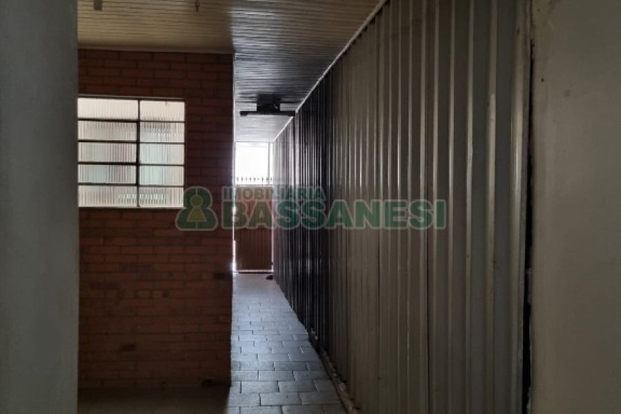 Casa com 180m², 3 dormitórios, 2 vagas, no bairro Desvio Rizzo em Caxias do Sul para Comprar