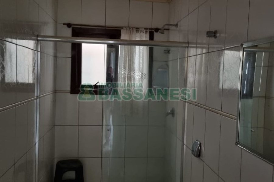 Casa com 180m², 3 dormitórios, 2 vagas, no bairro Desvio Rizzo em Caxias do Sul para Comprar