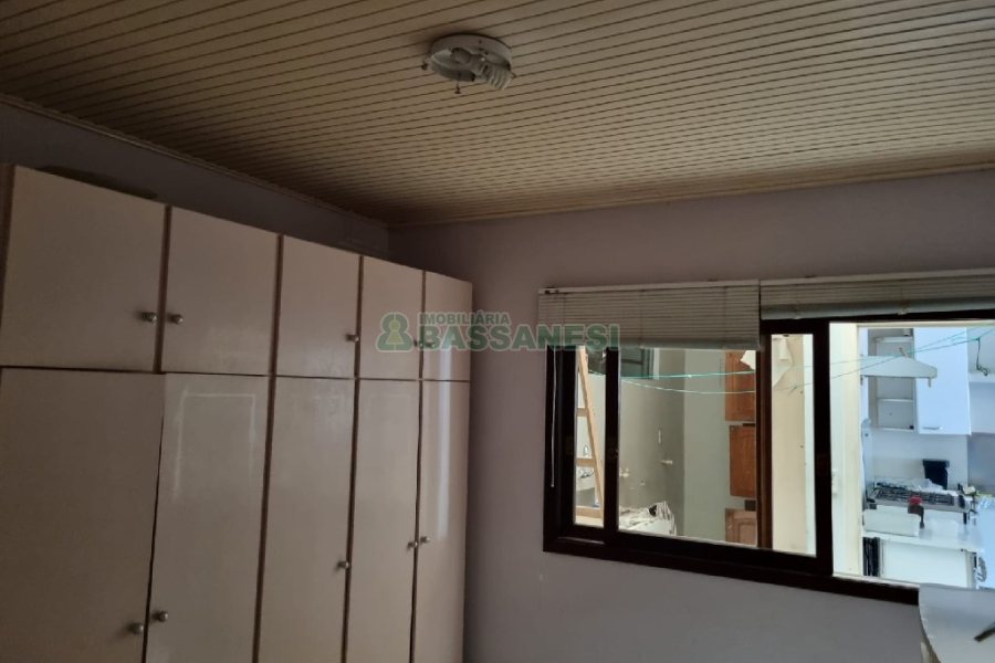 Casa com 180m², 3 dormitórios, 2 vagas, no bairro Desvio Rizzo em Caxias do Sul para Comprar