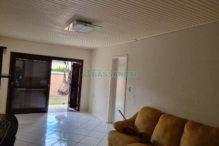 Casa com 180m², 3 dormitórios, 2 vagas, no bairro Desvio Rizzo em Caxias do Sul para Comprar