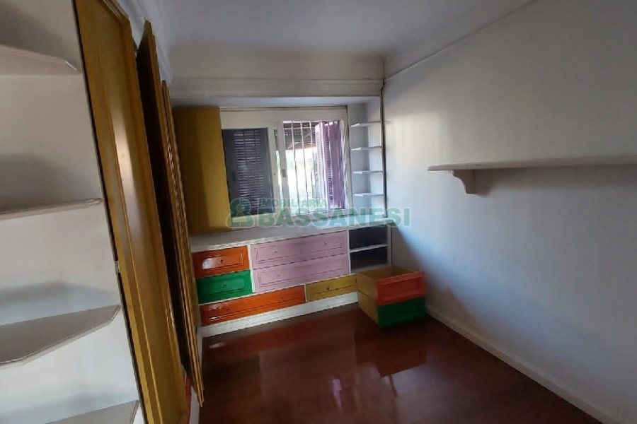 Casa com 240m², 6 dormitórios, 3 vagas, no bairro São Leopoldo em Caxias do Sul para Alugar