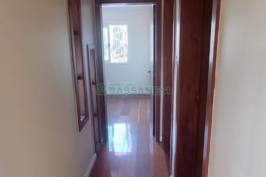 Casa com 240m², 6 dormitórios, 3 vagas, no bairro São Leopoldo em Caxias do Sul para Alugar