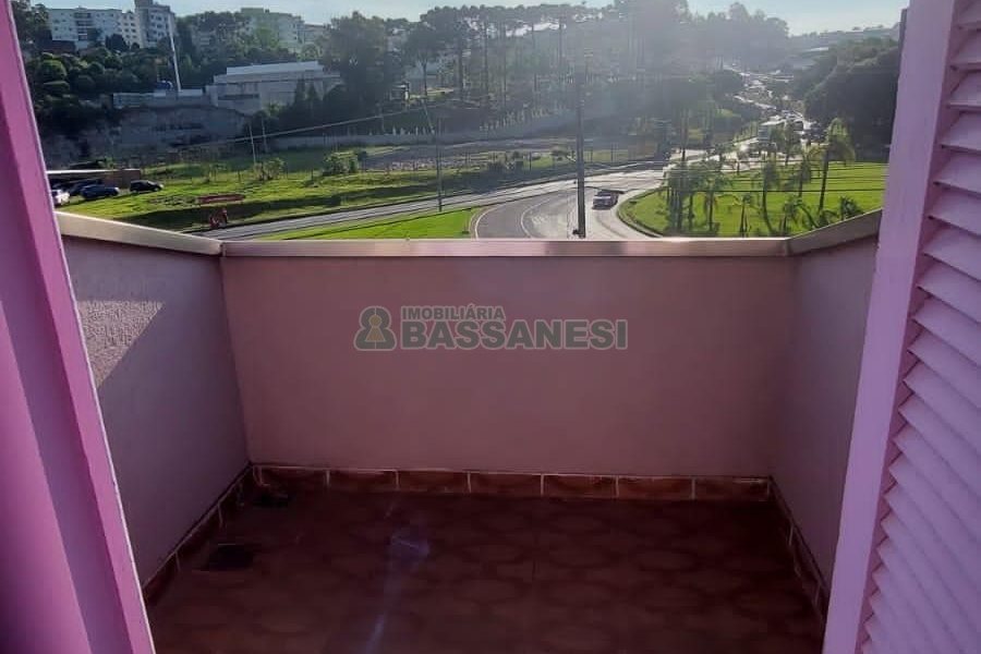 Casa com 240m², 6 dormitórios, 3 vagas, no bairro São Leopoldo em Caxias do Sul para Alugar