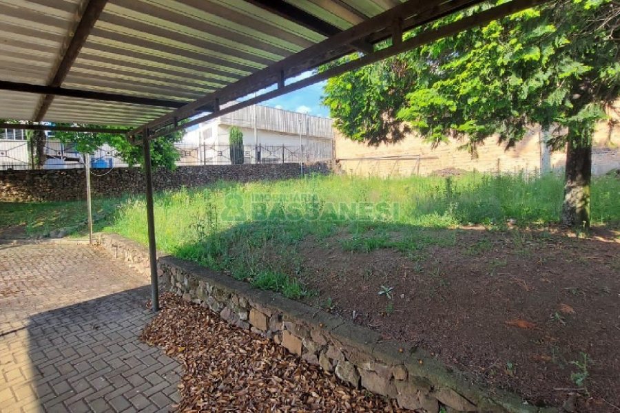 Casa com 240m², 6 dormitórios, 3 vagas, no bairro São Leopoldo em Caxias do Sul para Alugar