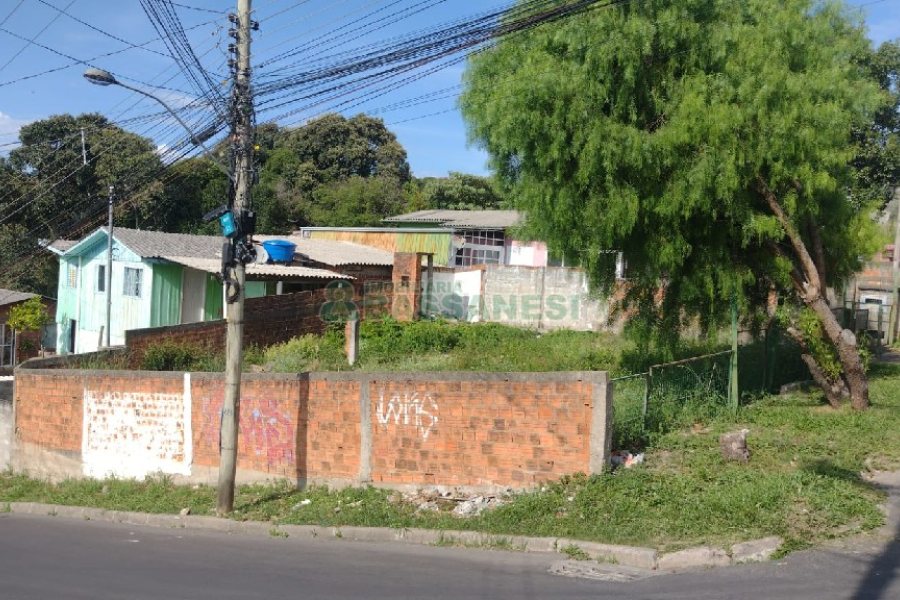 Terreno com 256m², no bairro Cidade Nova em Caxias do Sul para Comprar