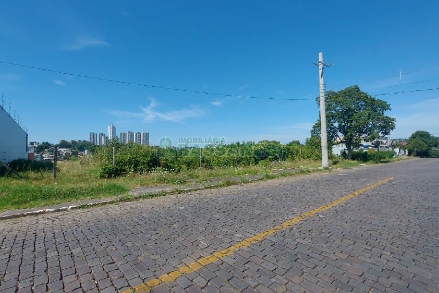 Terreno, no bairro Nossa Senhora de Fátima em Caxias do Sul para Comprar
