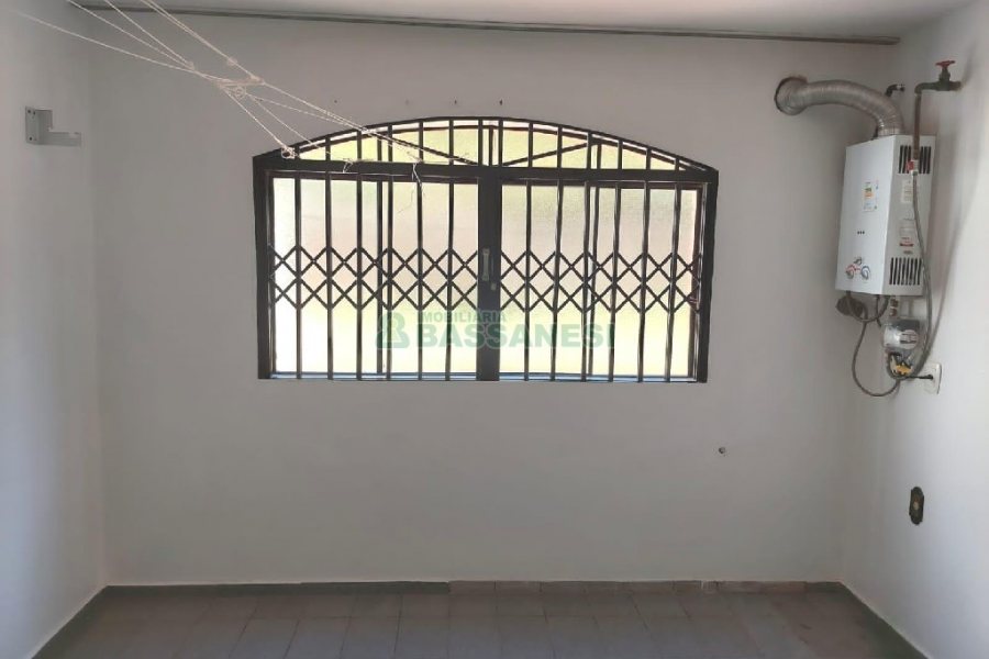 Casa com 260m², 3 dormitórios, 3 vagas, no bairro Santa Catarina em Caxias do Sul para Comprar