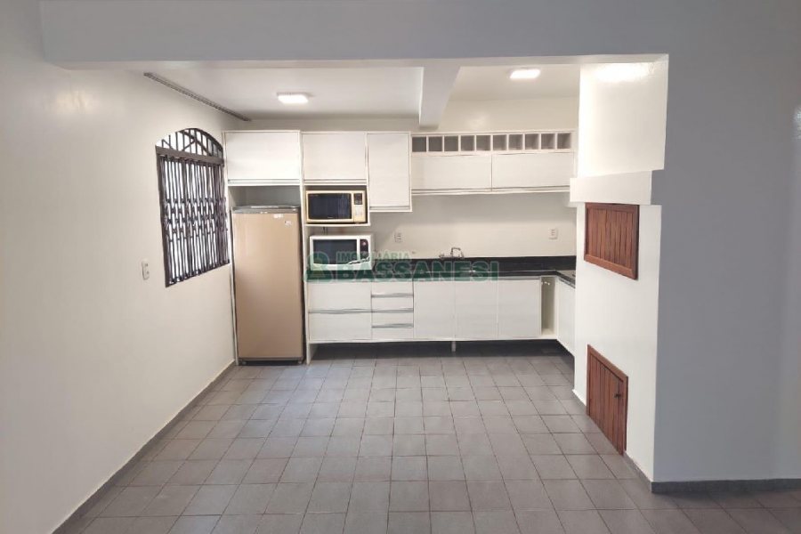 Casa com 260m², 3 dormitórios, 3 vagas, no bairro Santa Catarina em Caxias do Sul para Comprar