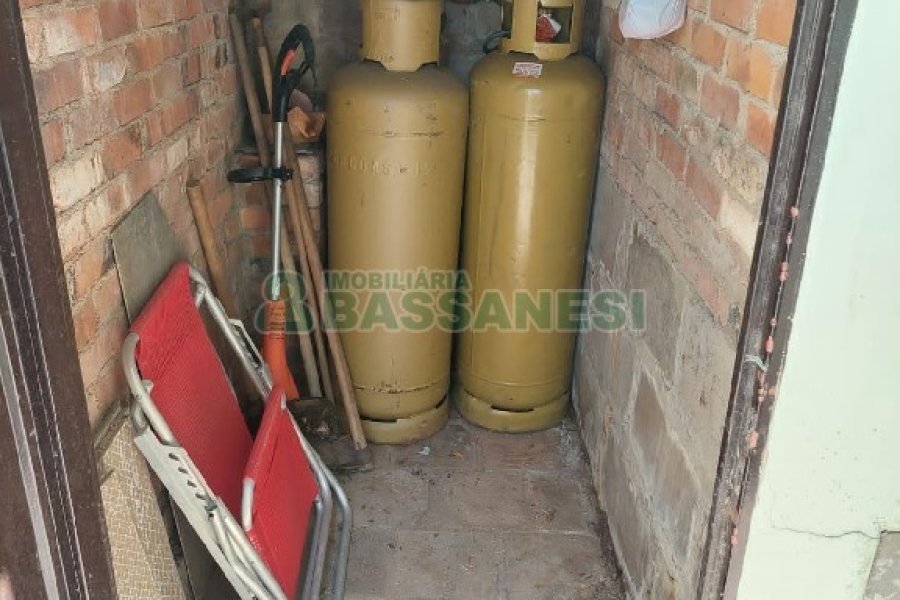 Casa com 260m², 3 dormitórios, 3 vagas, no bairro Santa Catarina em Caxias do Sul para Comprar