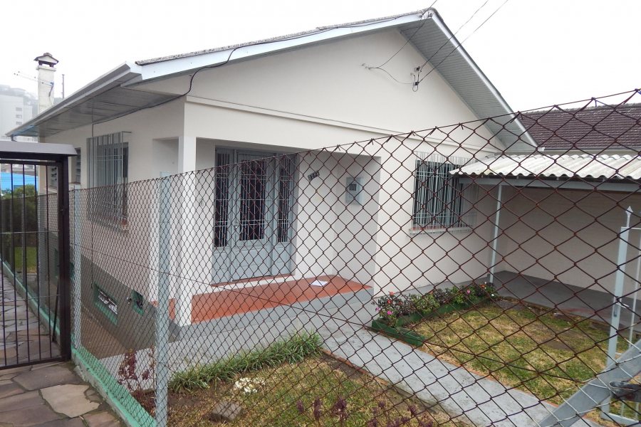 Casa com 180m², 4 dormitórios, 1 vaga, no bairro Lourdes em Caxias do Sul para Alugar
