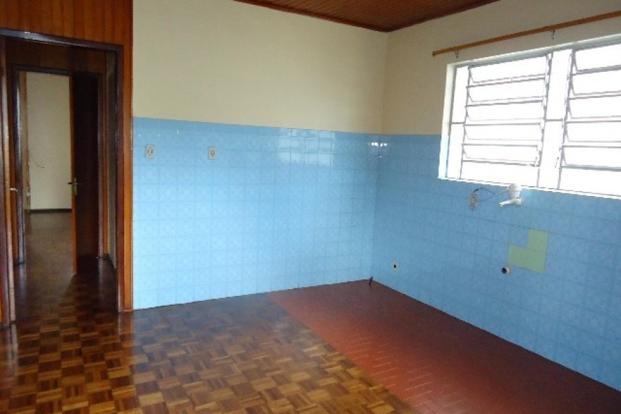 Casa com 180m², 4 dormitórios, 1 vaga, no bairro Lourdes em Caxias do Sul para Alugar