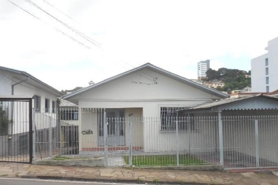 Casa com 180m², 4 dormitórios, 1 vaga, no bairro Lourdes em Caxias do Sul para Alugar
