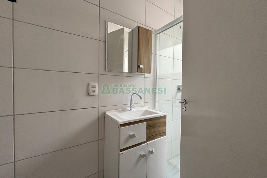 Apartamento com 68m², 2 dormitórios, 1 vaga, no bairro Jardim América em Caxias do Sul para Alugar