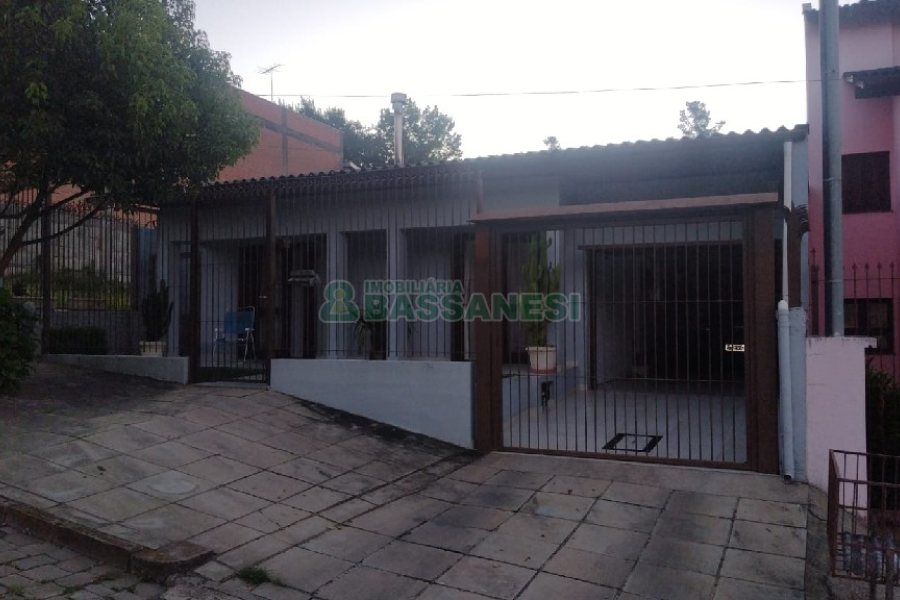 Casa com 125m², 3 dormitórios, 2 vagas, no bairro Desvio Rizzo em Caxias do Sul para Comprar