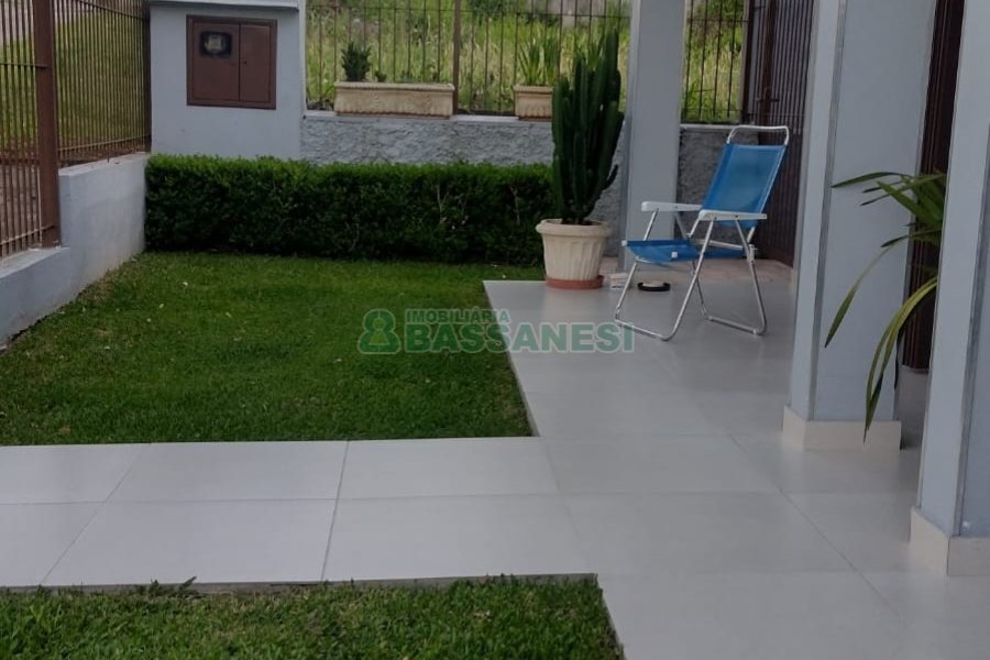 Casa com 125m², 3 dormitórios, 2 vagas, no bairro Desvio Rizzo em Caxias do Sul para Comprar