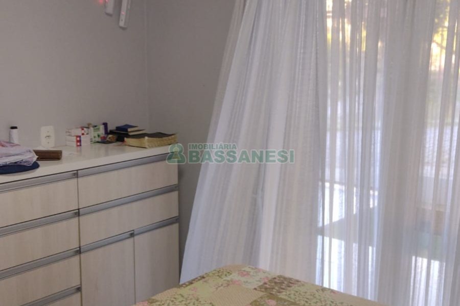 Casa com 125m², 3 dormitórios, 2 vagas, no bairro Desvio Rizzo em Caxias do Sul para Comprar