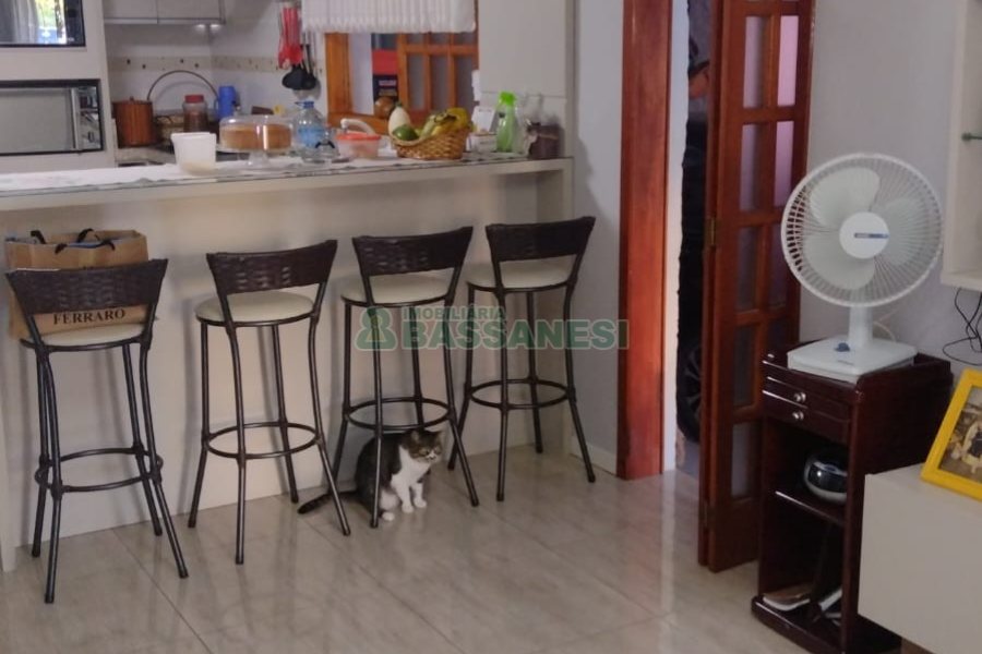 Casa com 125m², 3 dormitórios, 2 vagas, no bairro Desvio Rizzo em Caxias do Sul para Comprar