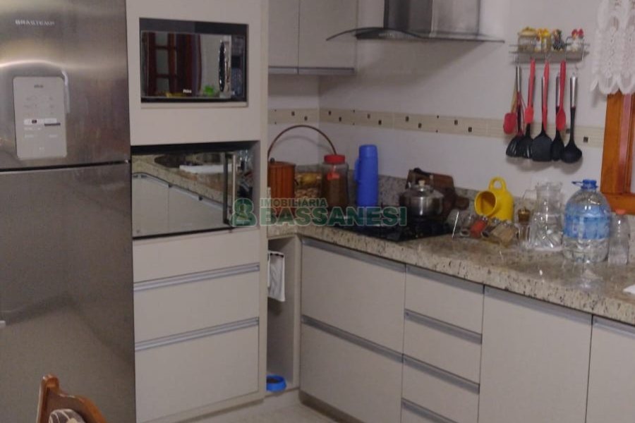 Casa com 125m², 3 dormitórios, 2 vagas, no bairro Desvio Rizzo em Caxias do Sul para Comprar