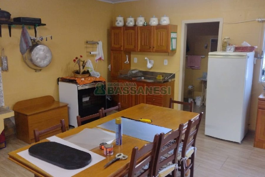 Casa com 125m², 3 dormitórios, 2 vagas, no bairro Desvio Rizzo em Caxias do Sul para Comprar