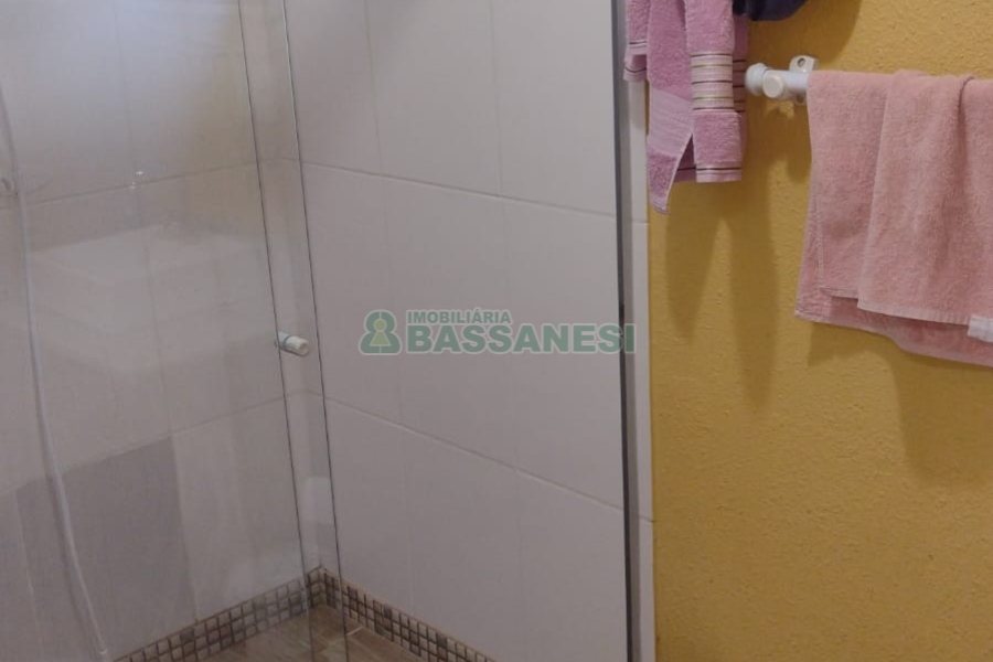 Casa com 125m², 3 dormitórios, 2 vagas, no bairro Desvio Rizzo em Caxias do Sul para Comprar