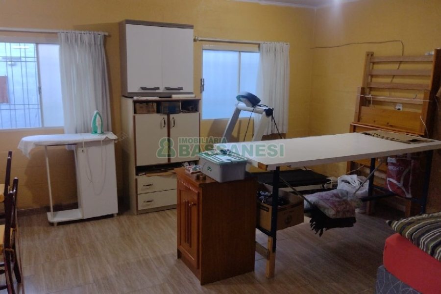 Casa com 125m², 3 dormitórios, 2 vagas, no bairro Desvio Rizzo em Caxias do Sul para Comprar