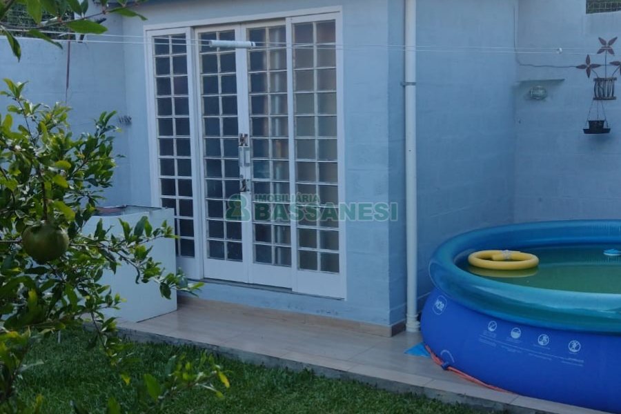 Casa com 125m², 3 dormitórios, 2 vagas, no bairro Desvio Rizzo em Caxias do Sul para Comprar