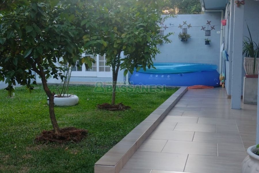 Casa com 125m², 3 dormitórios, 2 vagas, no bairro Desvio Rizzo em Caxias do Sul para Comprar