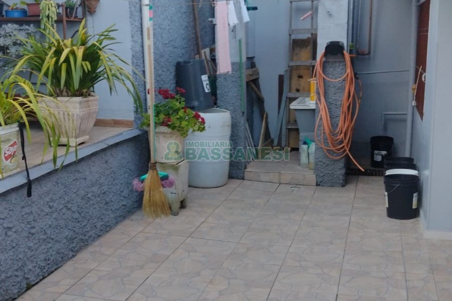 Casa com 125m², 3 dormitórios, 2 vagas, no bairro Desvio Rizzo em Caxias do Sul para Comprar