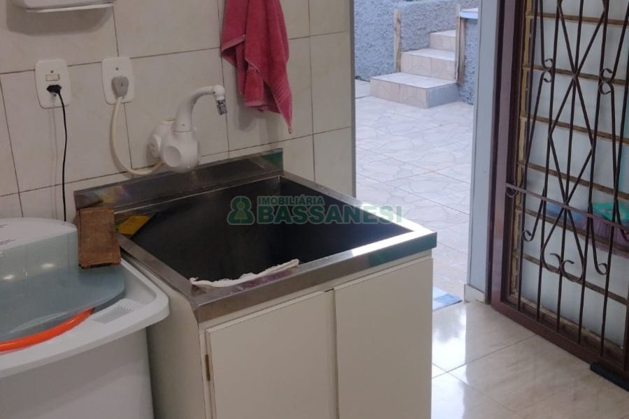 Casa com 125m², 3 dormitórios, 2 vagas, no bairro Desvio Rizzo em Caxias do Sul para Comprar