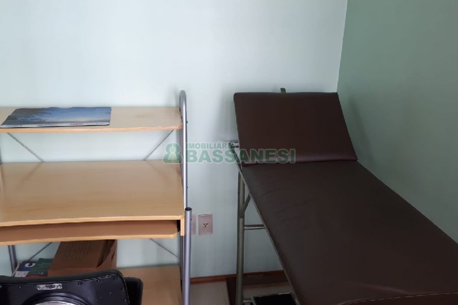 Sala com 58m², 1 vaga, no bairro São Pelegrino em Caxias do Sul para Comprar