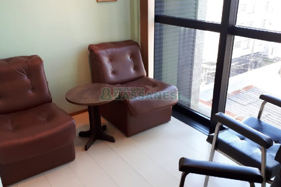 Sala com 58m², 1 vaga, no bairro São Pelegrino em Caxias do Sul para Comprar