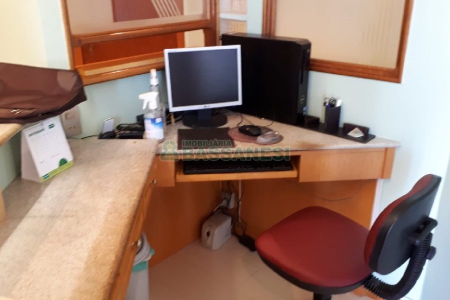 Sala com 58m², 1 vaga, no bairro São Pelegrino em Caxias do Sul para Comprar